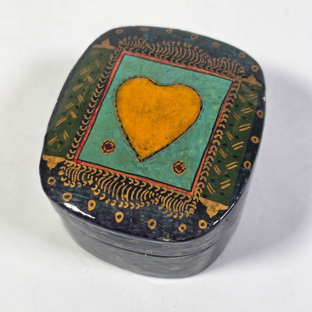 Vintage India Papier Mache Lacquer Trinket Box Hand Painted Heart 3.2" Folk Art